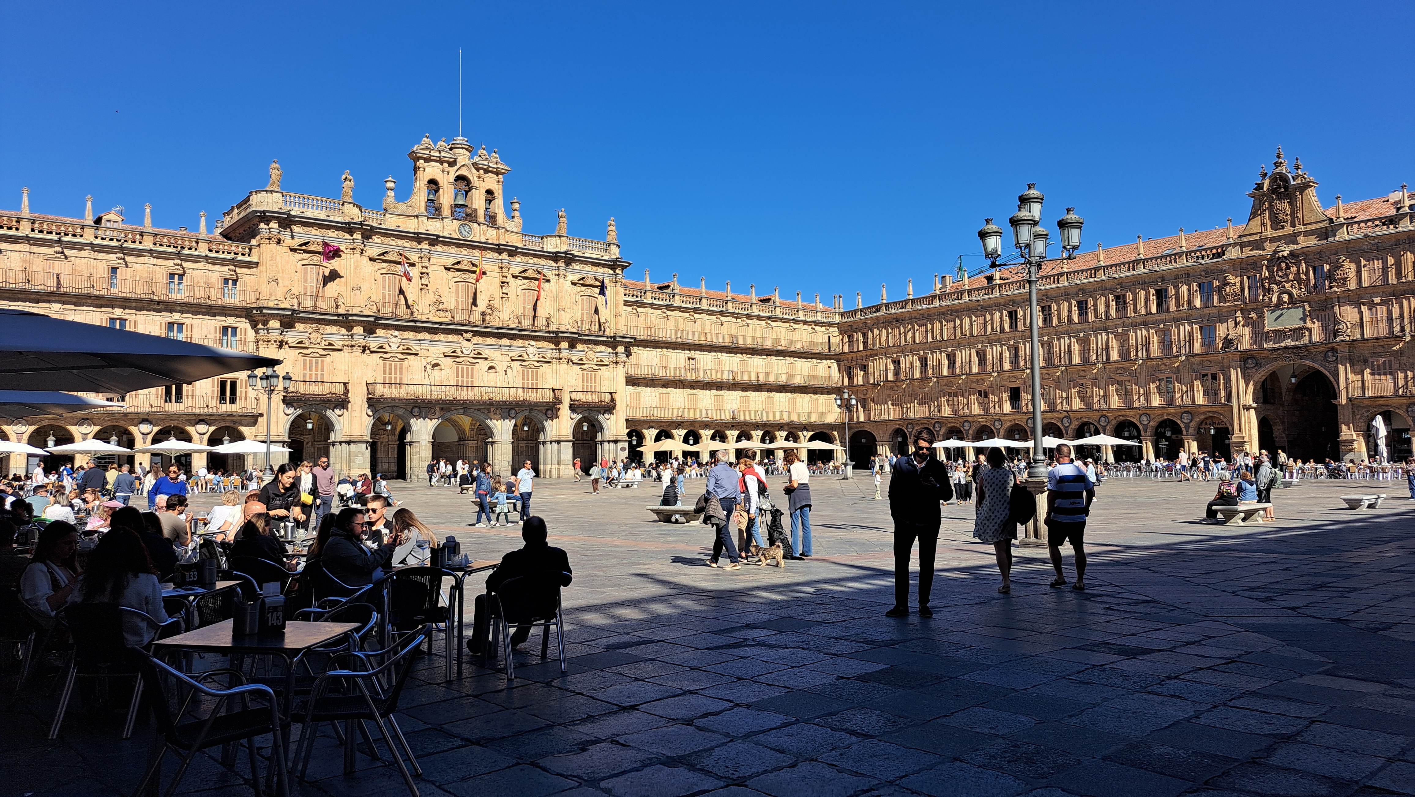 Náměstí v Salamance - inspirováno madridským náměstím Plaza Mayor, jedno z nejkrásnějších náměstí ve Španělsku. Je opravdu nádherné!